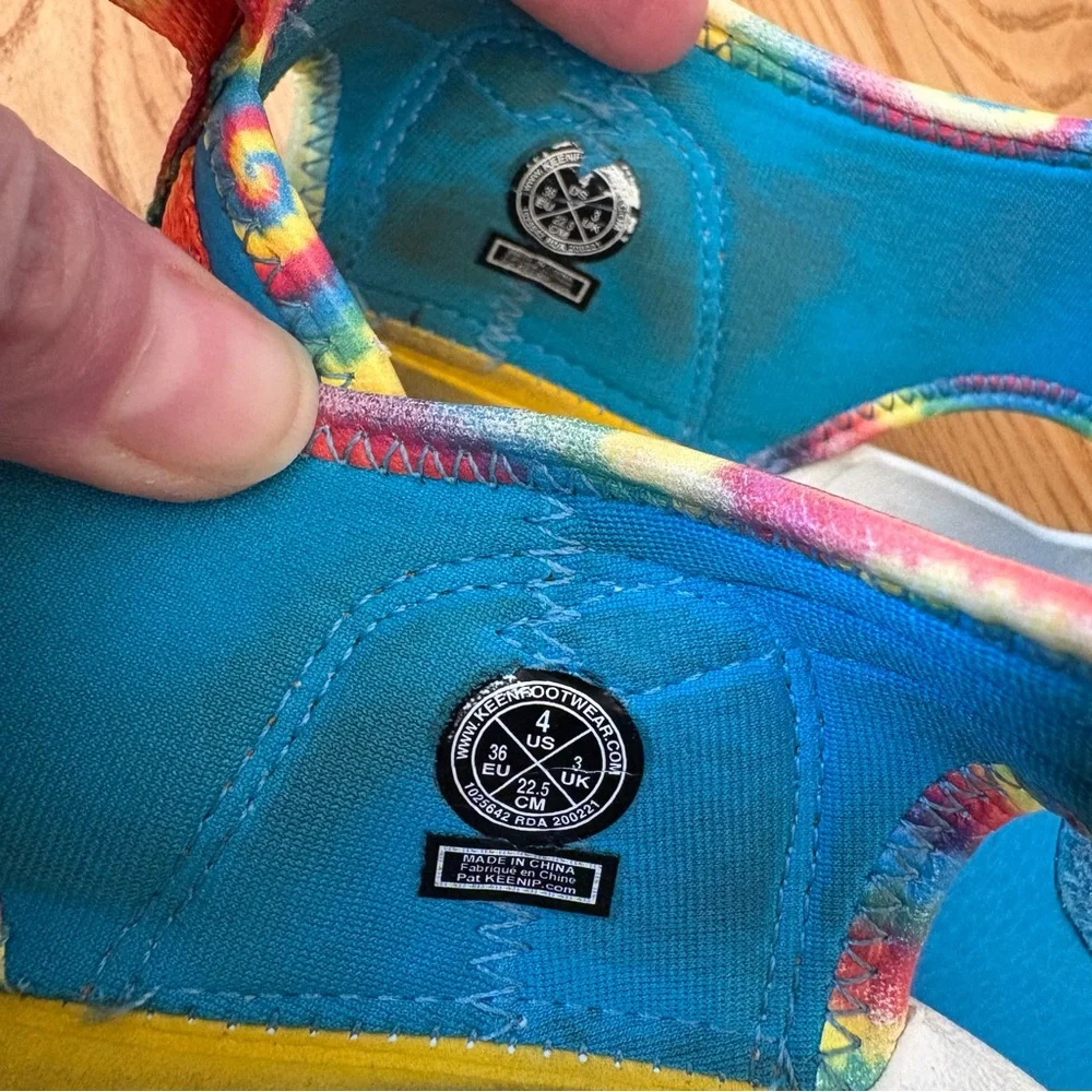 Keen Knotch Creek Sandals Big Kids youth boys size 4 girls Blue rainbow Shoes